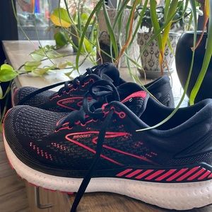 Brooks Glycerin GTS Women’s 7.5 Running Shoe